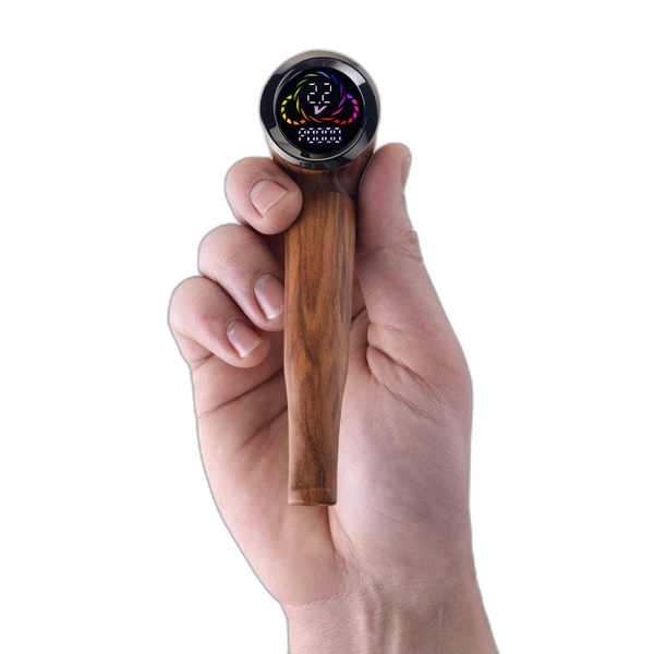 Cartisan The Inspector 510 battery held in hand