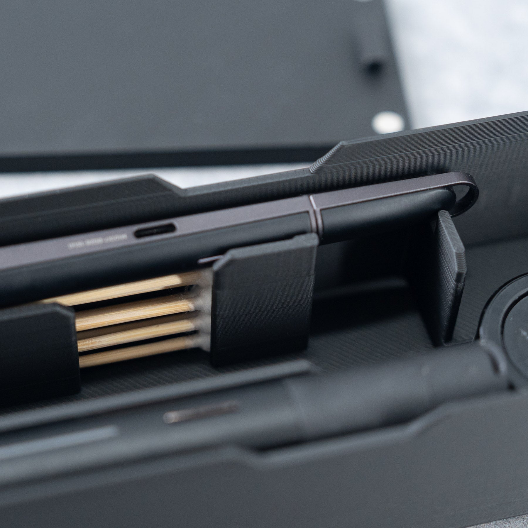 Tuckform Magnetic Case for Pivot
