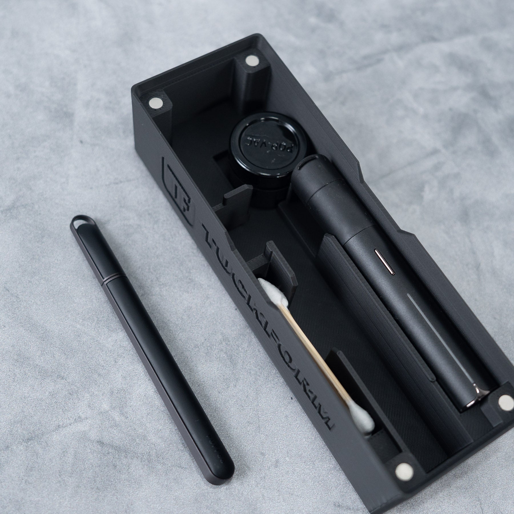 Tuckform Magnetic Case for Pivot