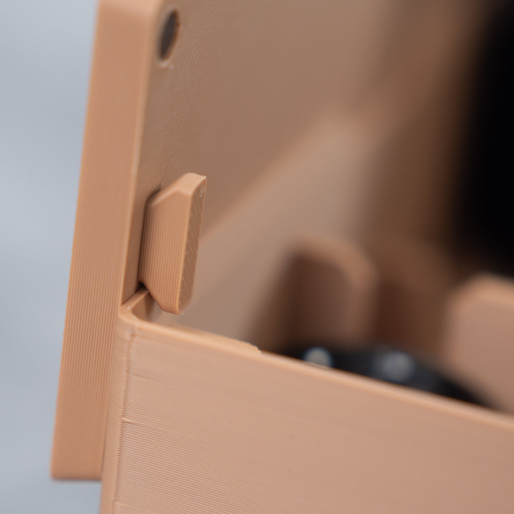 Tuckform Magnetic Case for Pivot