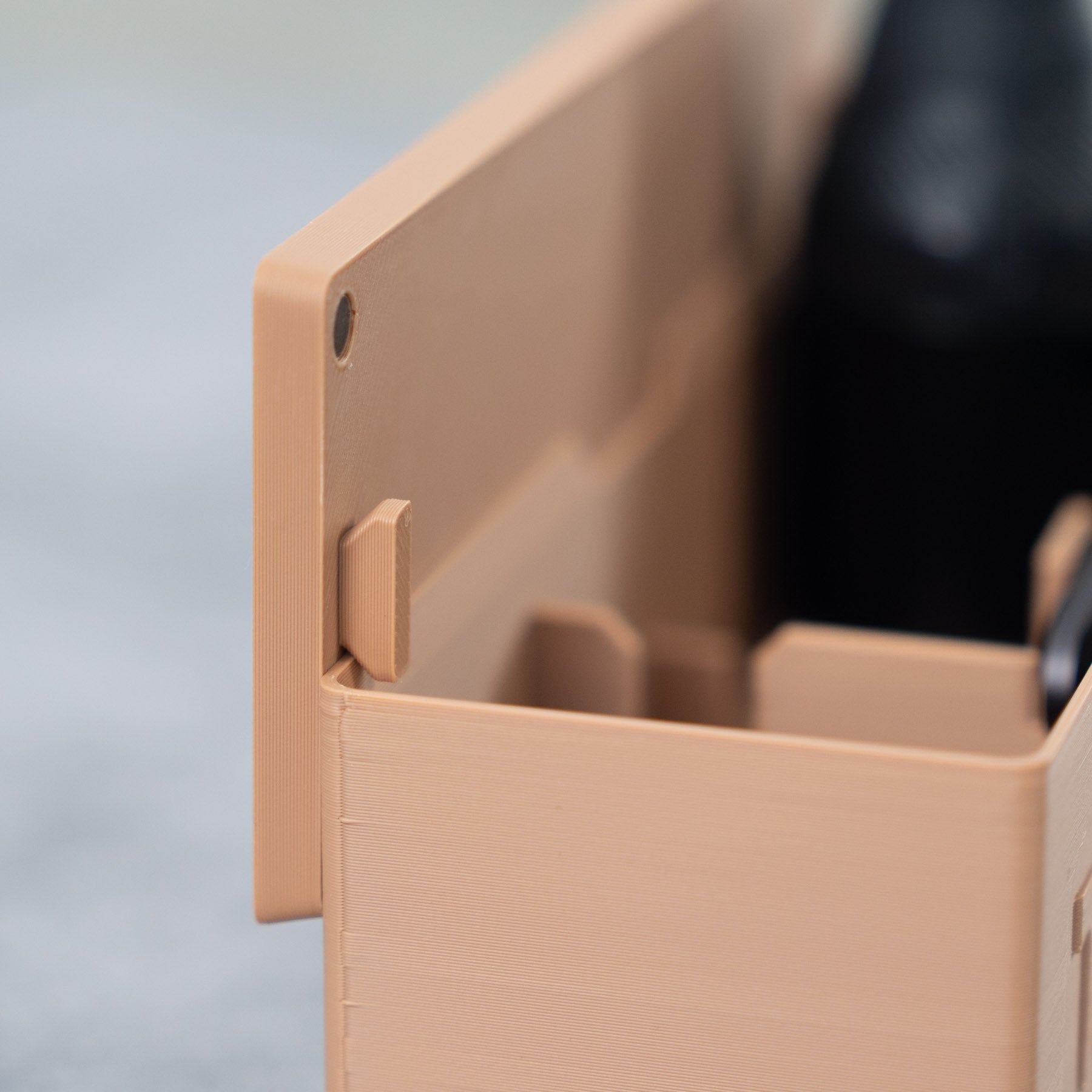 Tuckform Magnetic Case for Proxy