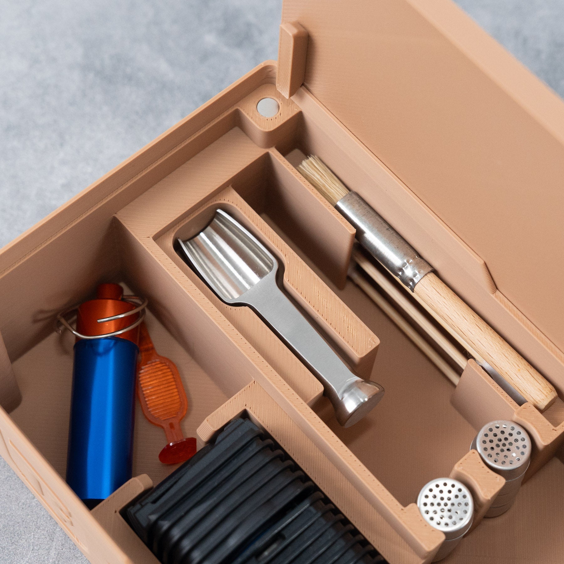Tuckform Magnetic Case for Veazy